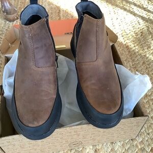 NEW BOGS FREEDOM ANKLE waterproof leather boots - women's size 7
